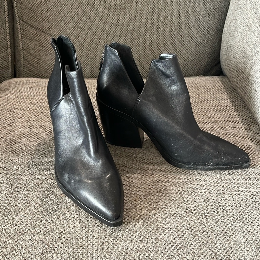 Vince Camuto booties, zip up backs